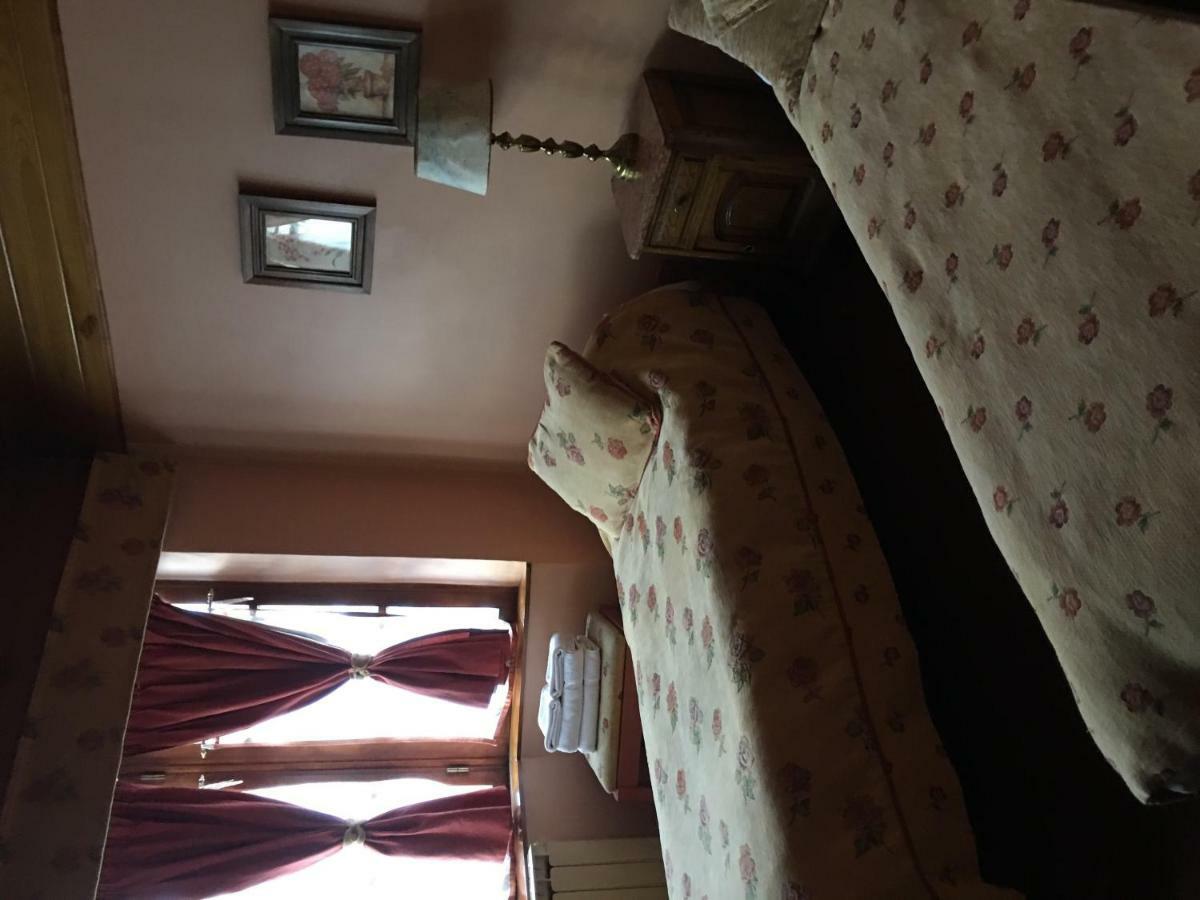 Hosteria Residencia Linares Ushuaia Eksteriør billede